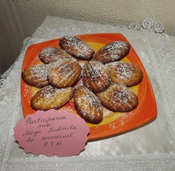 Madlene cu miere, vanilie si apa de flori de portocal by Ludmila