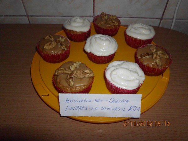 Muffins cu mere, zahar brun si scortisoara by Cristina Luntraru