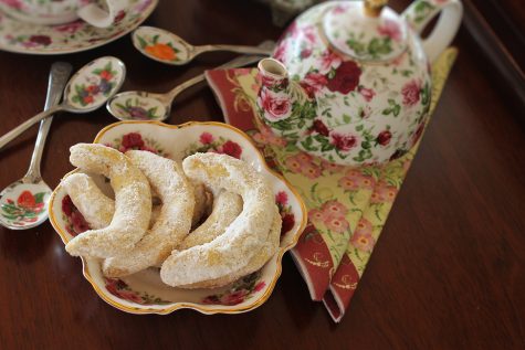 Cornulețe fragede cu nuci și vanilie