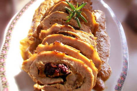 Friptura de porc la cuptor cu fructe uscate