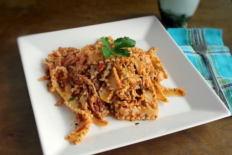 Paste cu sos de peste