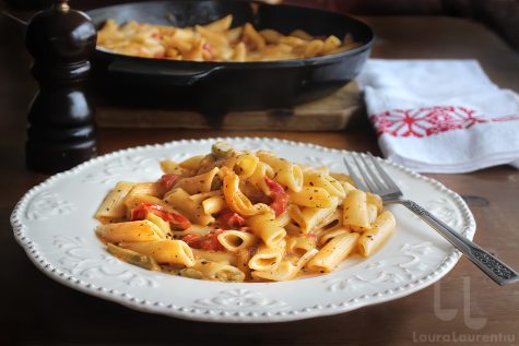 Paste cu sos de ardei copti