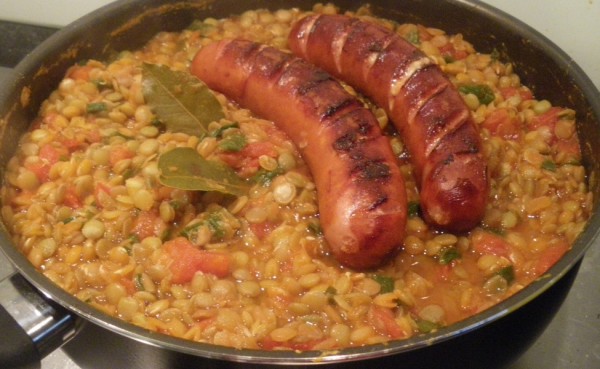 Mancare de linte cu sau fara carnaciori by Oana