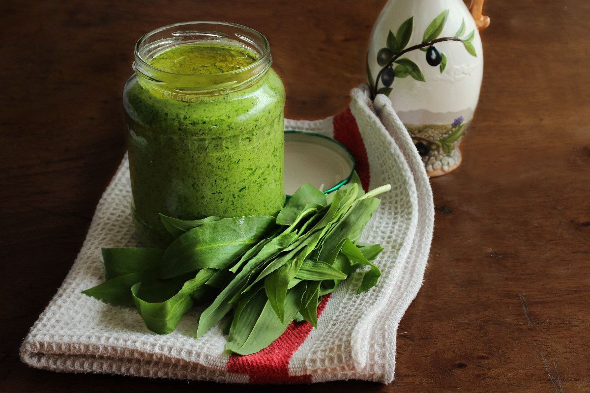 pesto de leurda reteta pas cu pas cum se face pesto de leurda reteta laura laurentiu