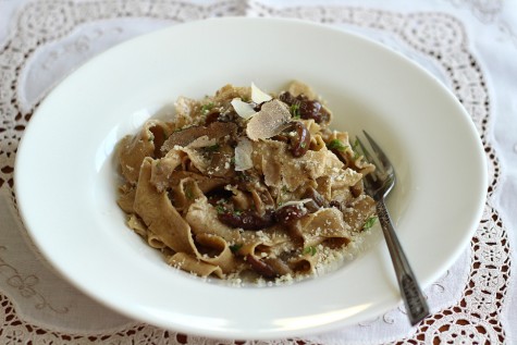 Paste de casa cu sos de ciuperci