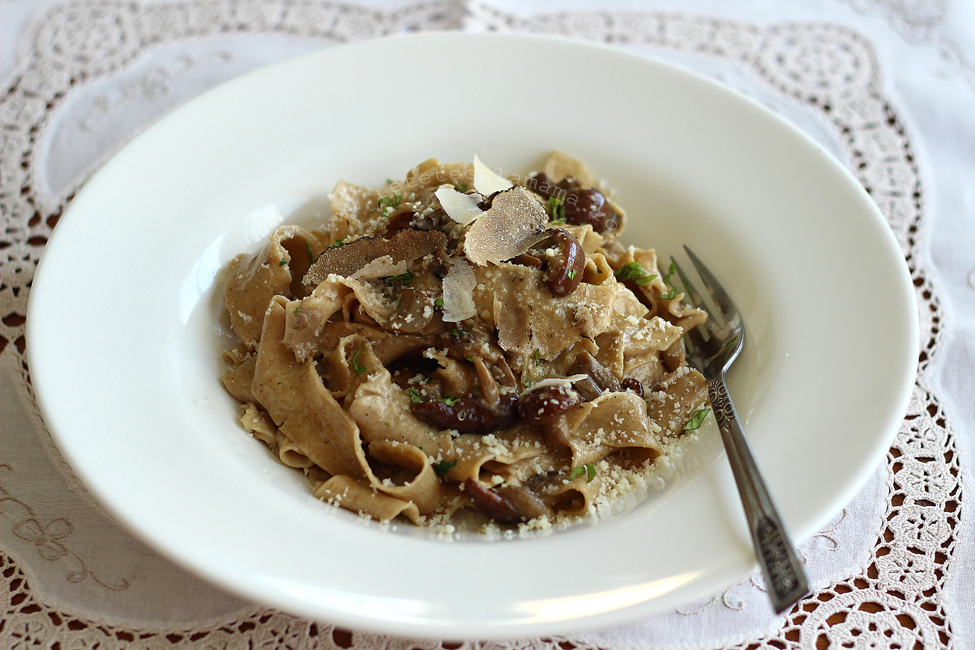 paste de casa cu ciuperci si trufe 1