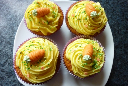 Cupcakes cu morcovi si crema de branza by marcela_dw