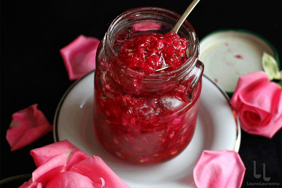 dulceata de trandafiri reteta dulceata de trandafiri din rosa damascena reteta pas cu pas laura laurentiu