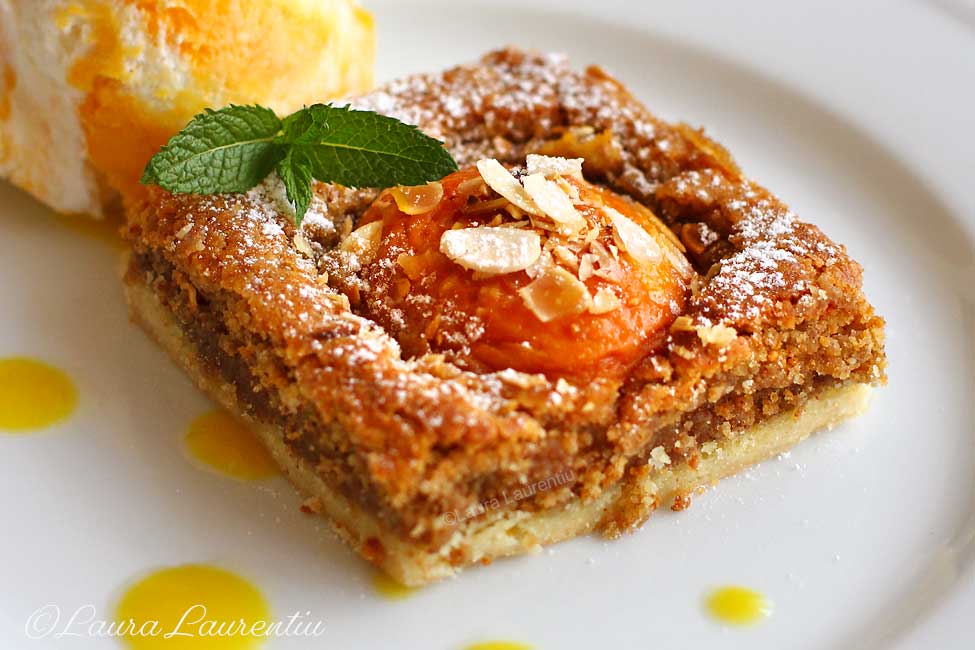 tarta cu caise si crema de migdale reteta prajitura frageda cu caise si crema de migdale frangipane