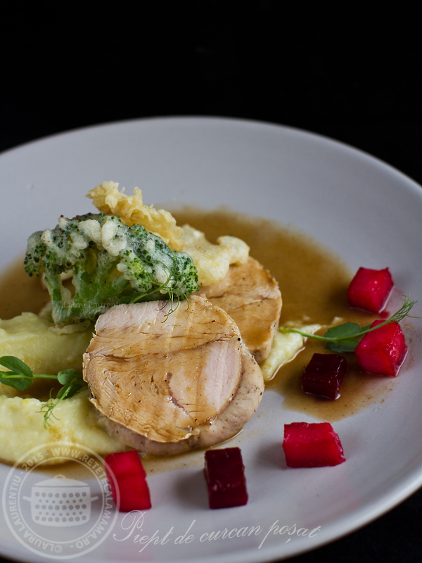piept de curcan posat cu piure de pastarnac si tempura de brocoli si conopida-1