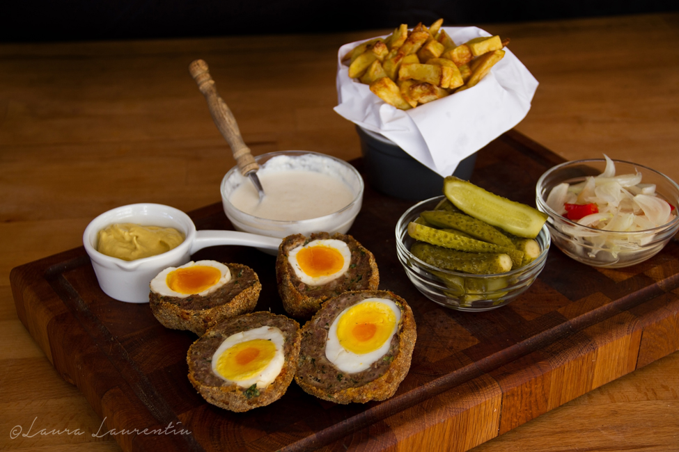 scotch eggs chiftele umplute cu oua