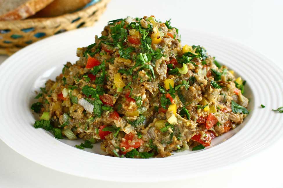 salata de vinete libaneza reteta salata libaneza de vinete salata de vinete cu rosii si ardei reteta