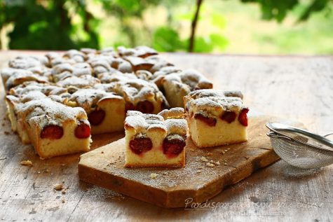 Prăjitură cu vișine sau cireșe, rețetă video