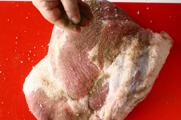 bucata de spata de porc condimentata pentru frptura de porc la cuptor reteta pas cu pas