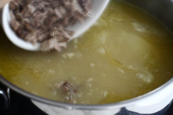 ciorba de miel turceasca reteta pas cu pas adaugare carne portionata in ciorba