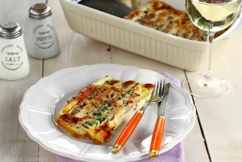 Sparanghel la cuptor, cu șuncă și brânză