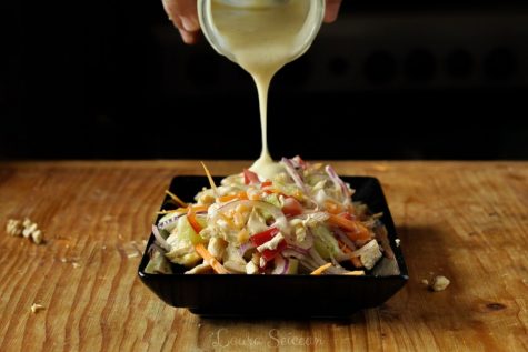 Salată cu piept de pui și legume