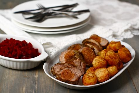 Mușchiuleț de porc umplut, copt în prapur – rețetă măcelărească tradițională