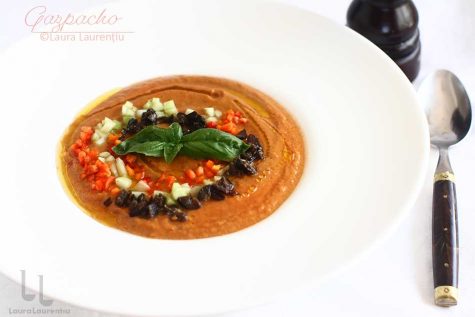 Gazpacho rețetă de supă rece, ideală în vremuri fierbinți