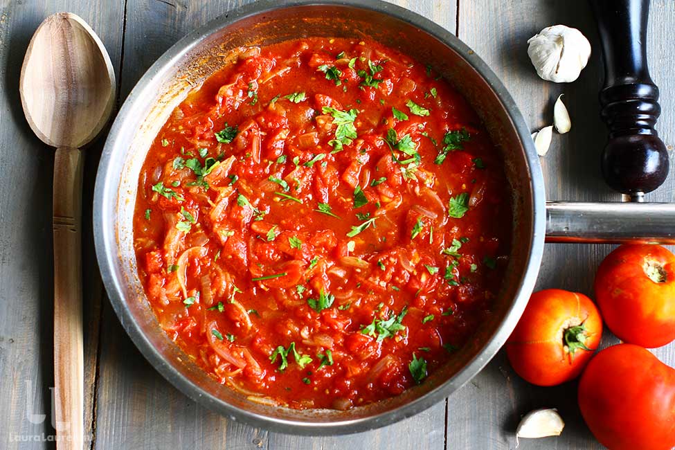 tocanita de rosii reteta mancare de rosii olteneasca reteta