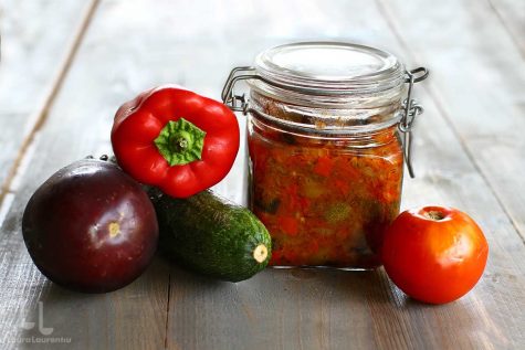 Tocană de vinete cu dovlecei – ghiveci de legume de vară