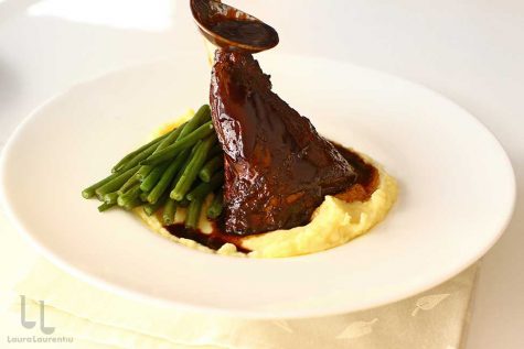 Rasol de miel la sous vide, cu sos de vin roșu