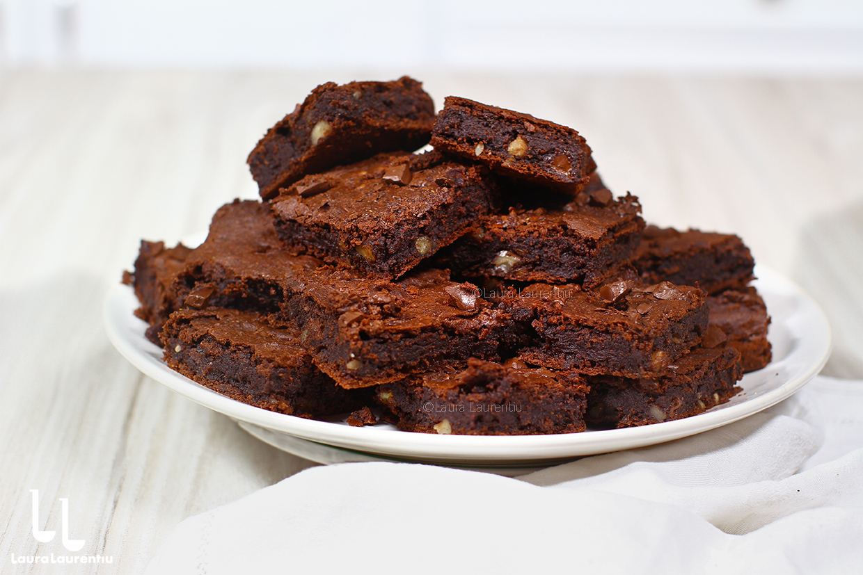 negresa fara zahar reteta video brownie fara zahar si faina desert fara zahar laura laurentiu reteta video