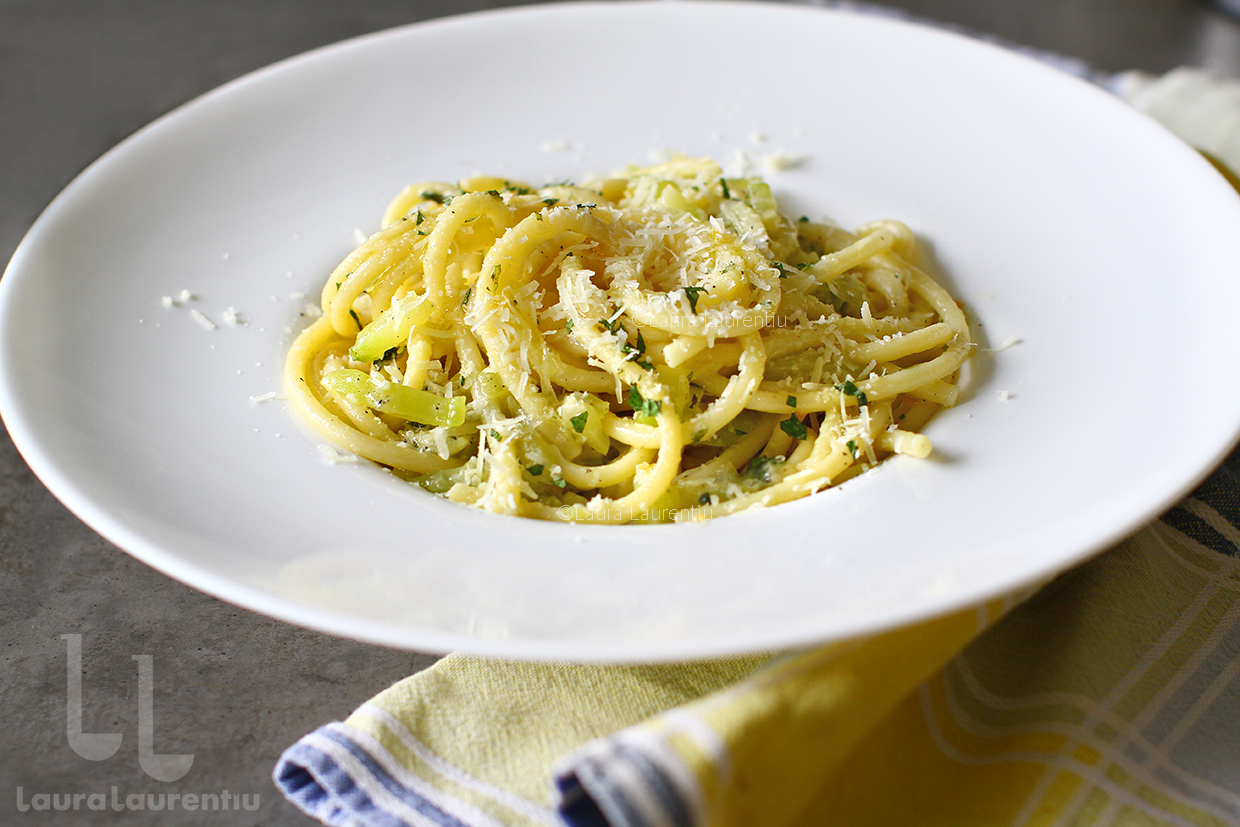 paste cu dovlecei si parmezan reteta pasta con zucchine menta e basilico reteta italiana