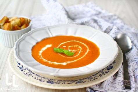 Supă de roșii și legume coapte – rețetă simplă, rapidă și savuroasă